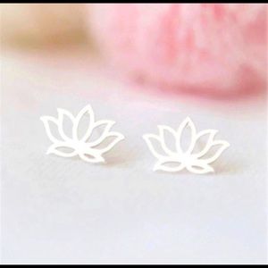 Silver Lotus Stud Earring